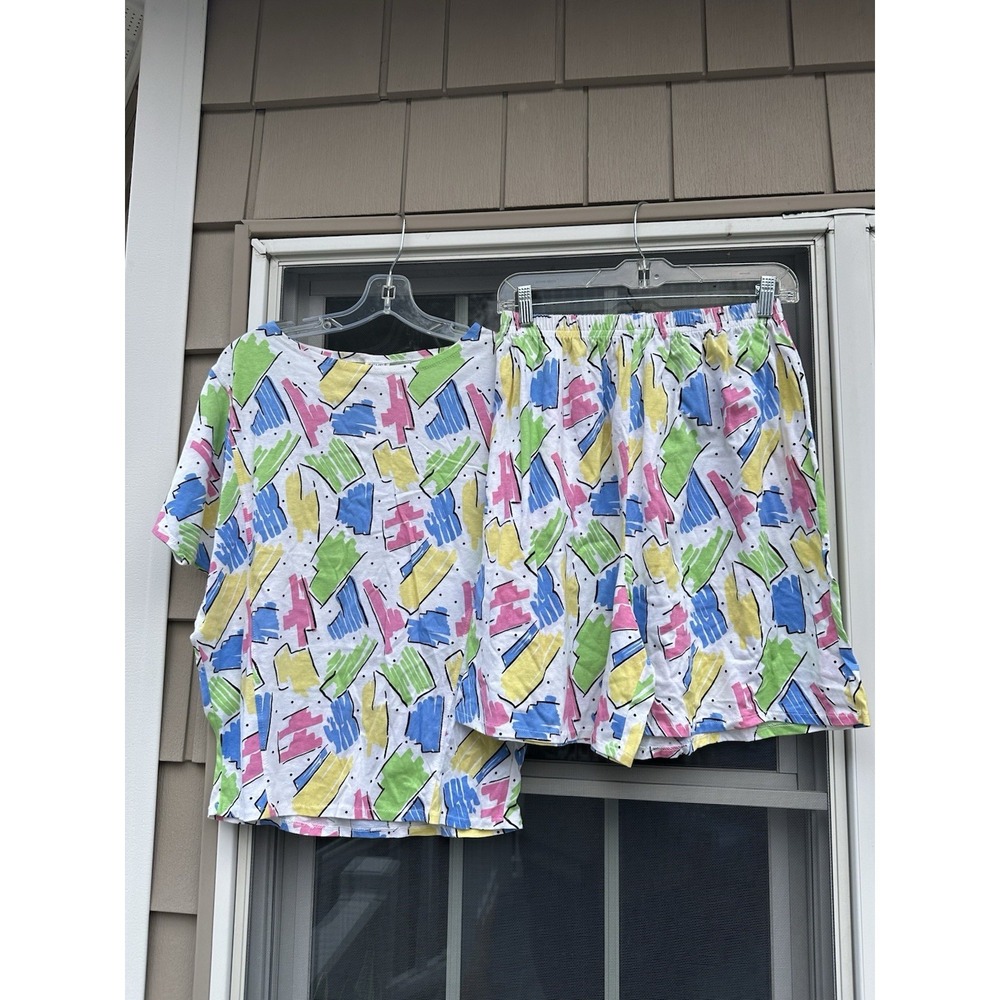 St Eve abstract 80s  2PC Shorts Set Size medium Deadstock